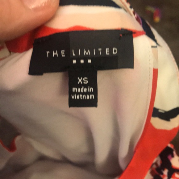 Beautiful top - Picture 4 of 5